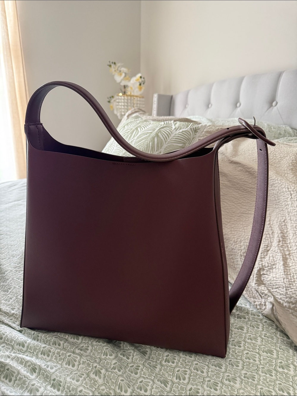 Minimal faux Leather Shoulder Bag in Deep Burgundy